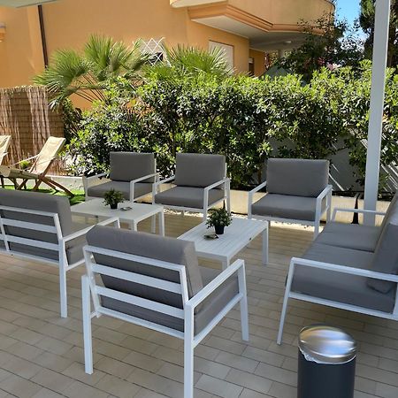 Hotel Barbiani Riccione Luaran gambar