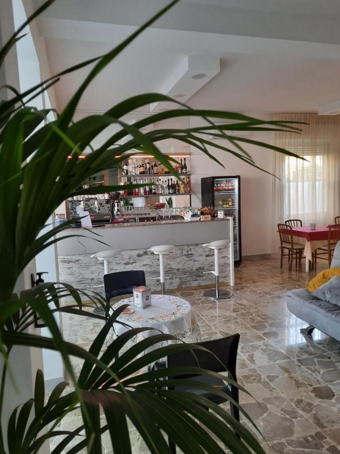 Hotel Barbiani Riccione Luaran gambar