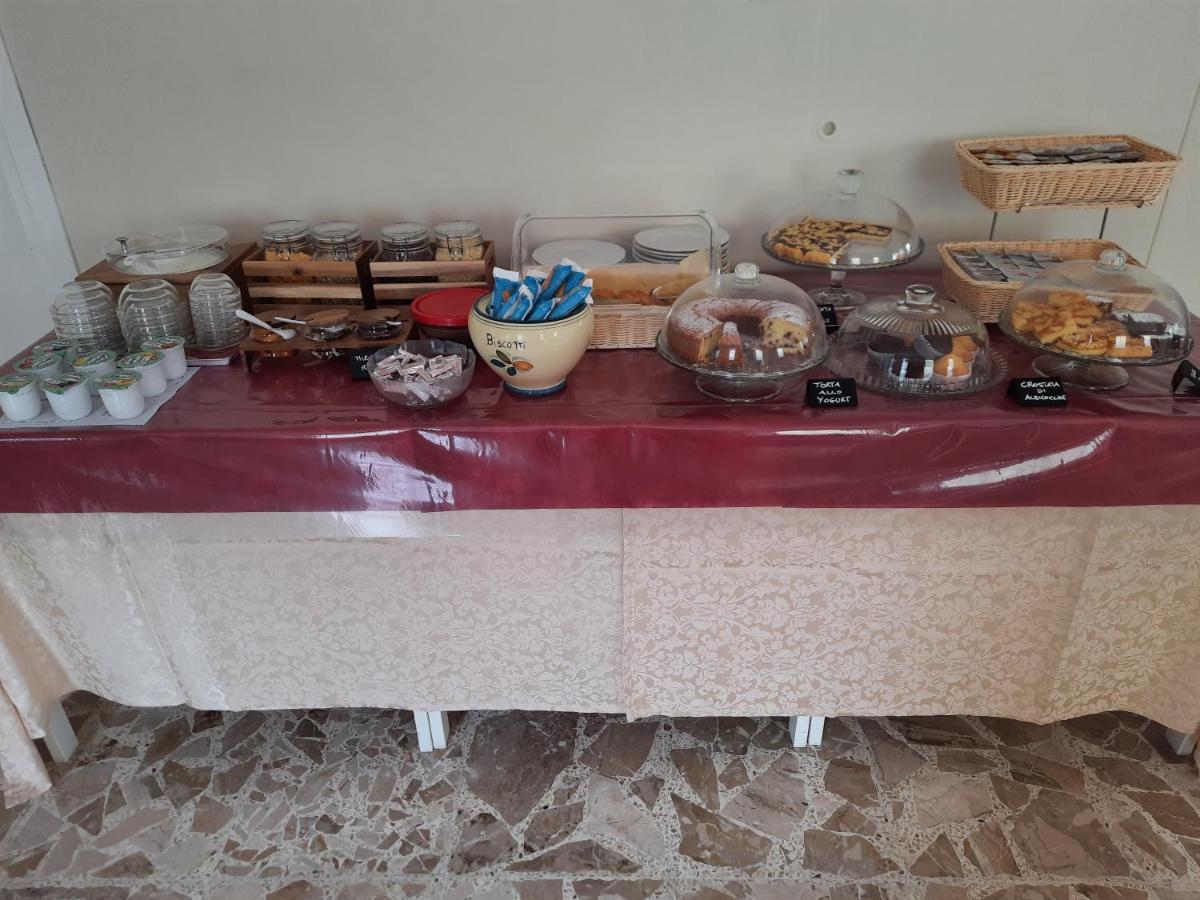Hotel Barbiani Riccione Luaran gambar