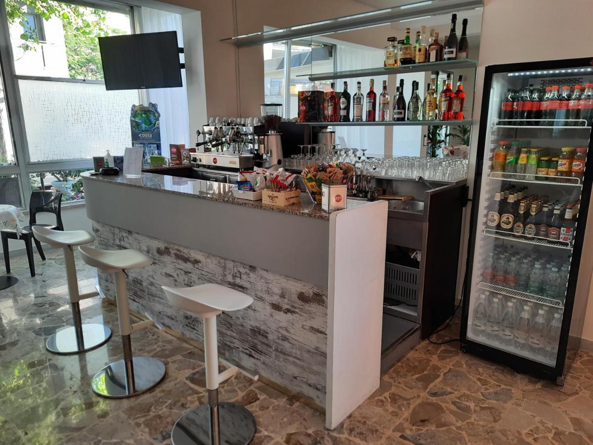 Hotel Barbiani Riccione Luaran gambar