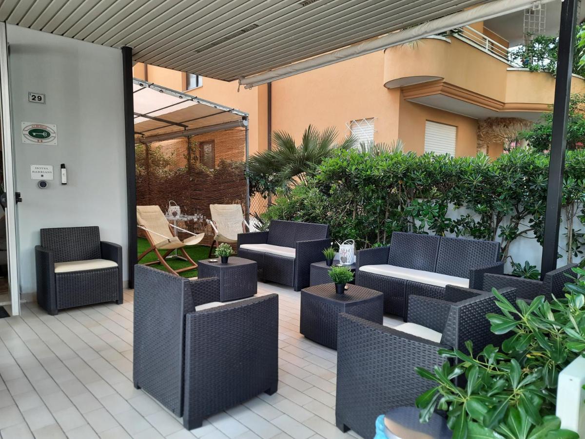 Hotel Barbiani Riccione Luaran gambar