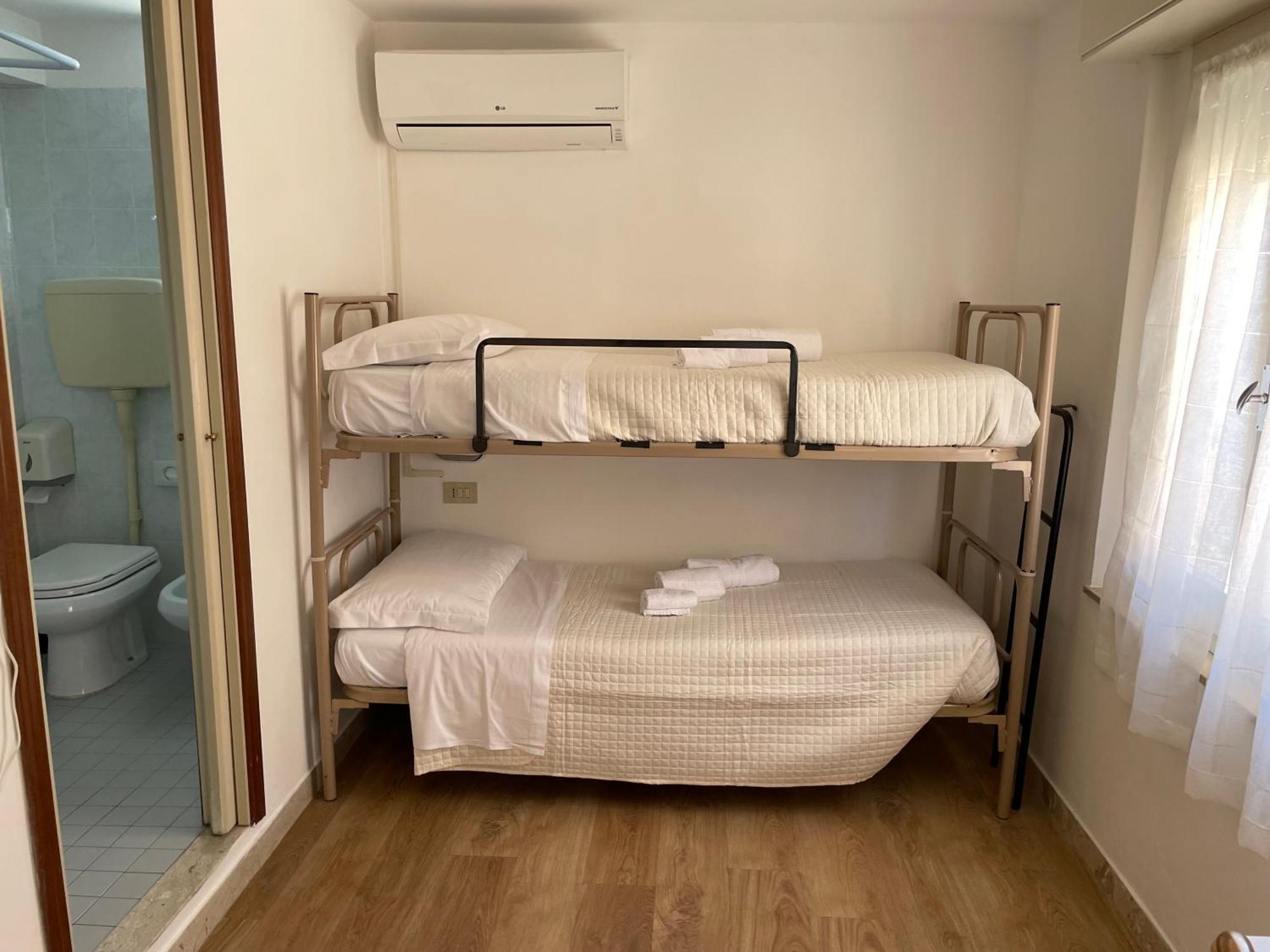 Hotel Barbiani Riccione Luaran gambar