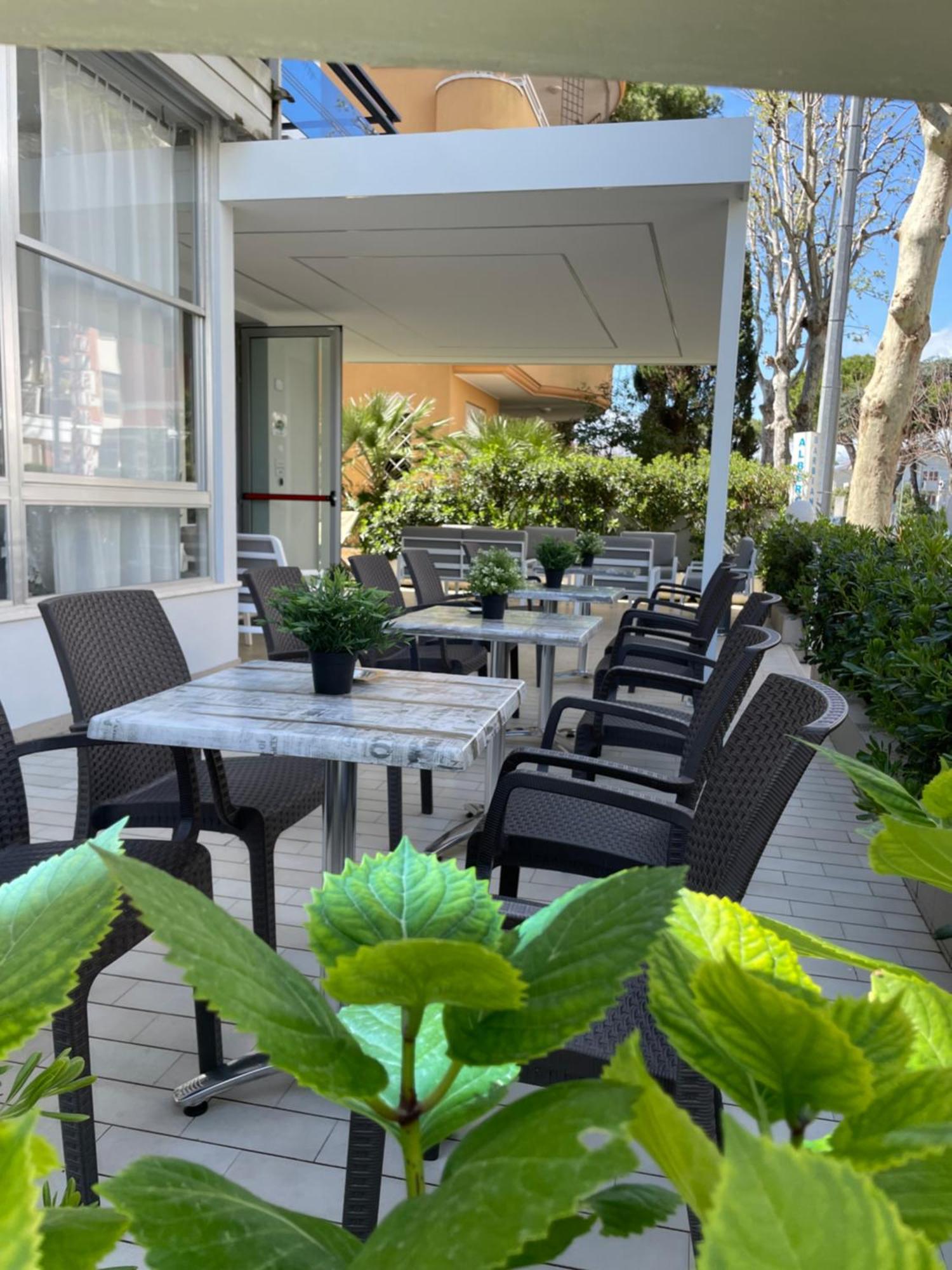 Hotel Barbiani Riccione Luaran gambar