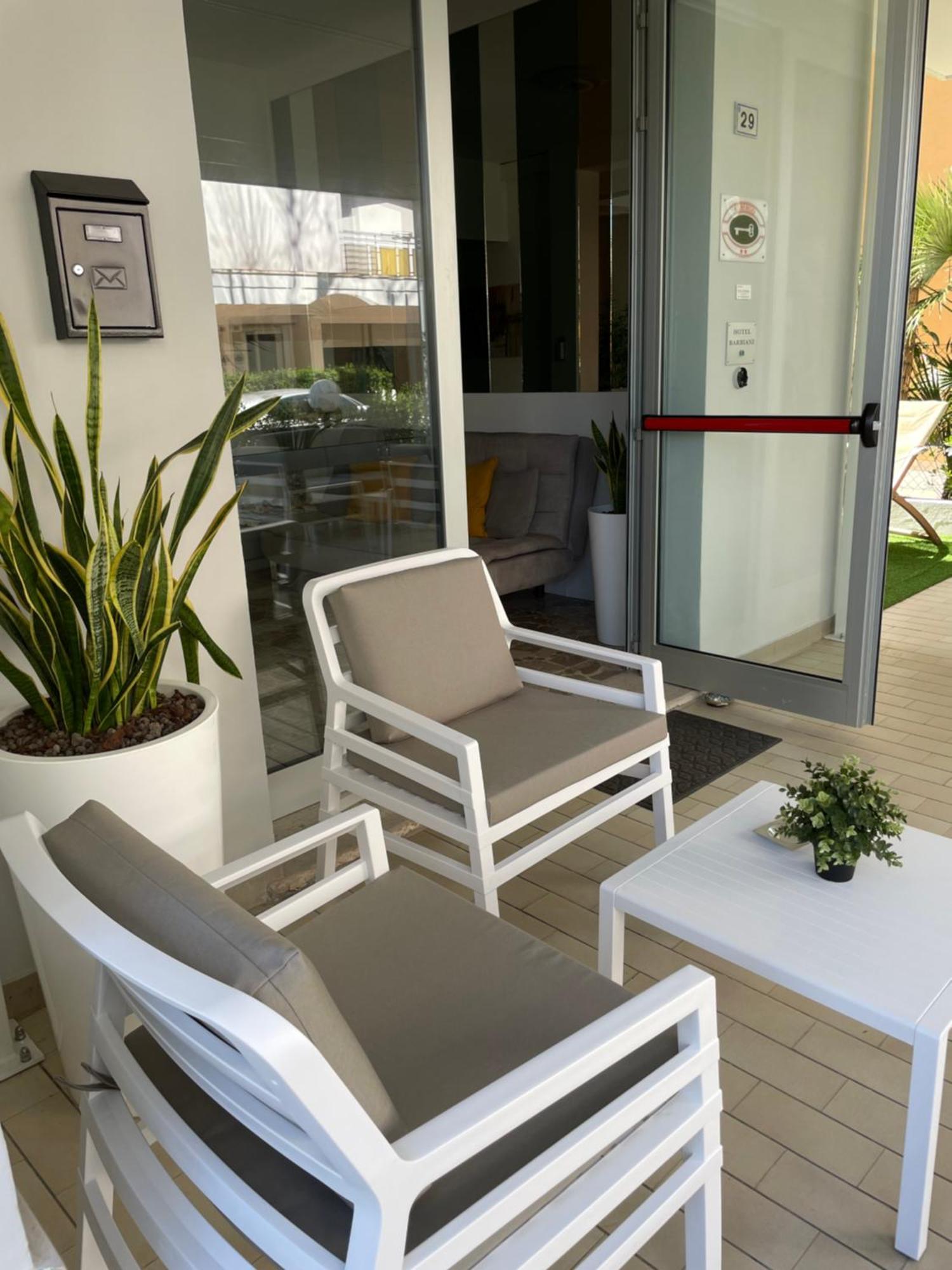 Hotel Barbiani Riccione Luaran gambar
