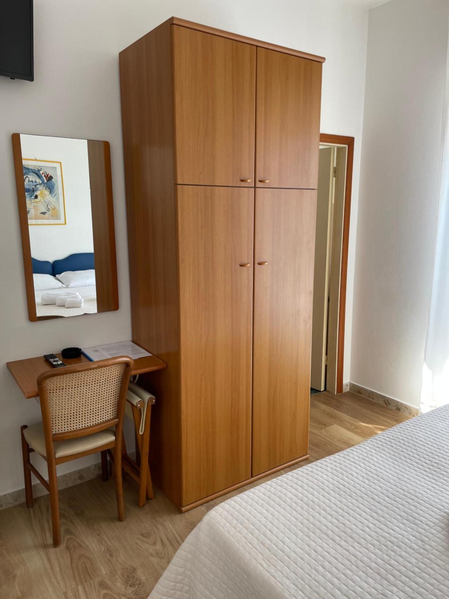 Hotel Barbiani Riccione Luaran gambar