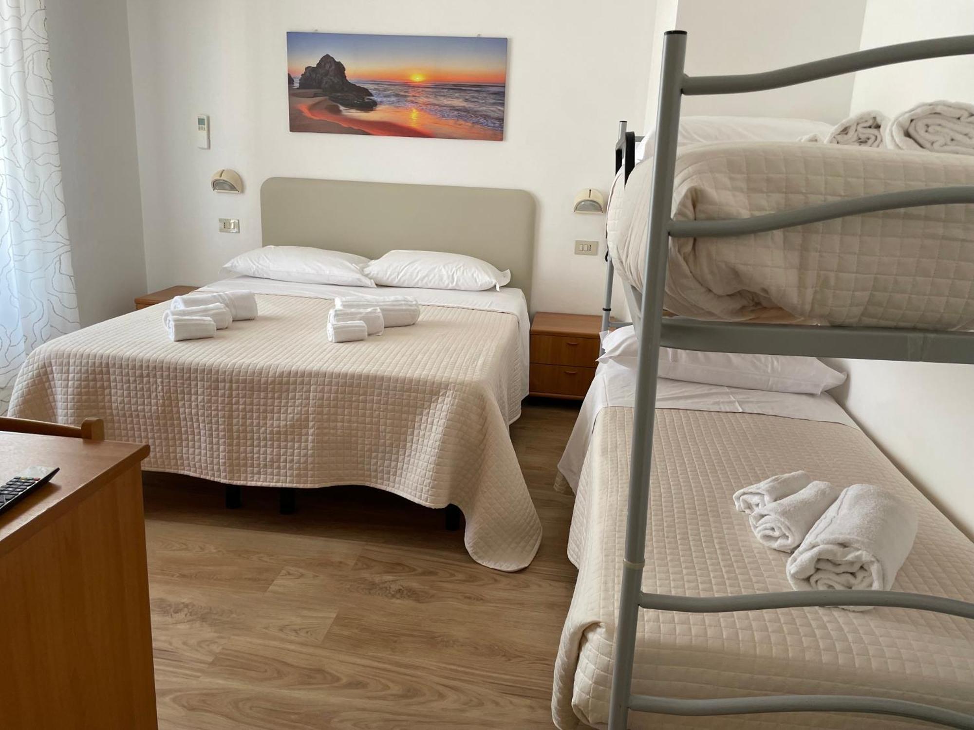 Hotel Barbiani Riccione Luaran gambar
