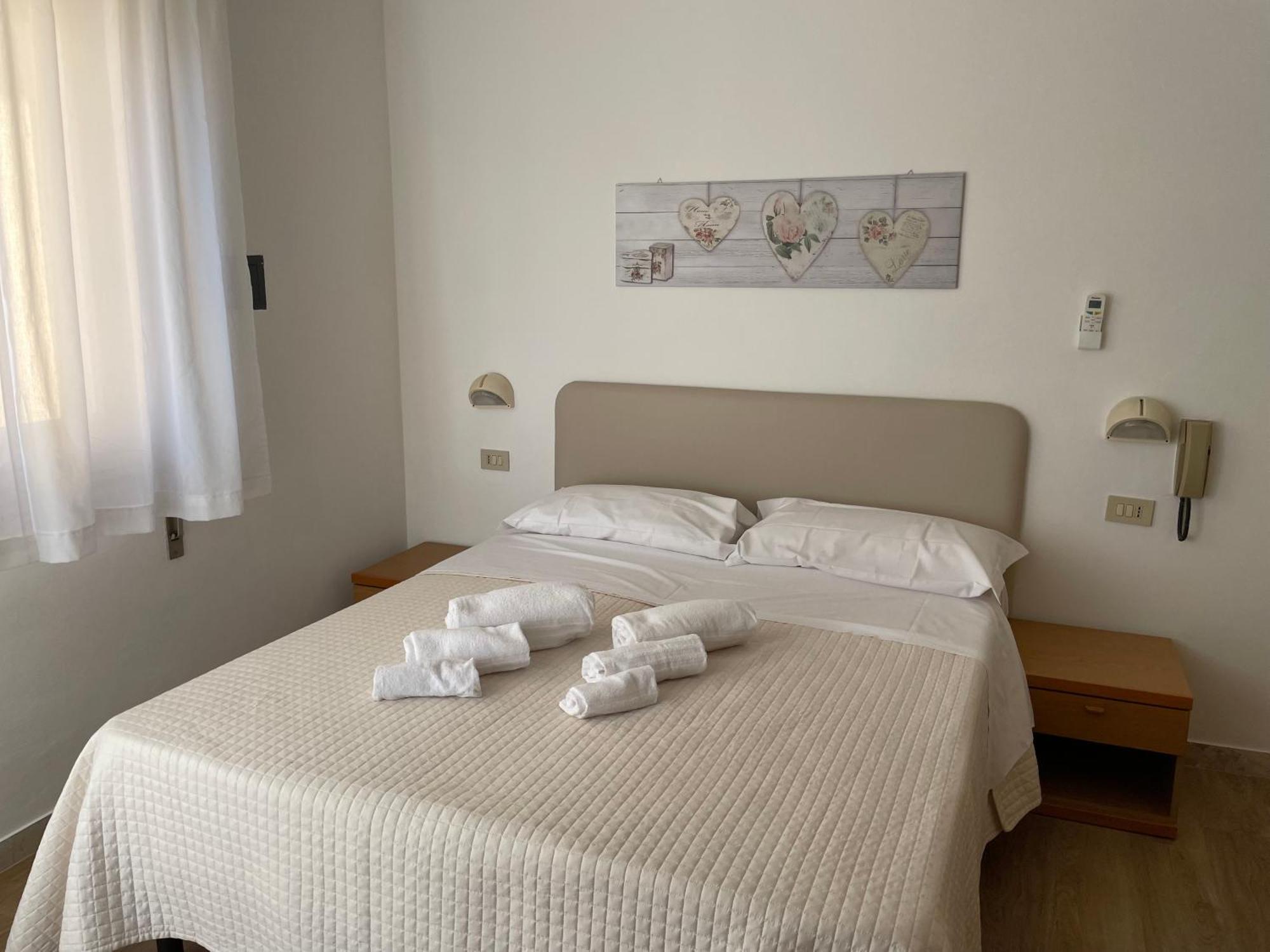 Hotel Barbiani Riccione Luaran gambar