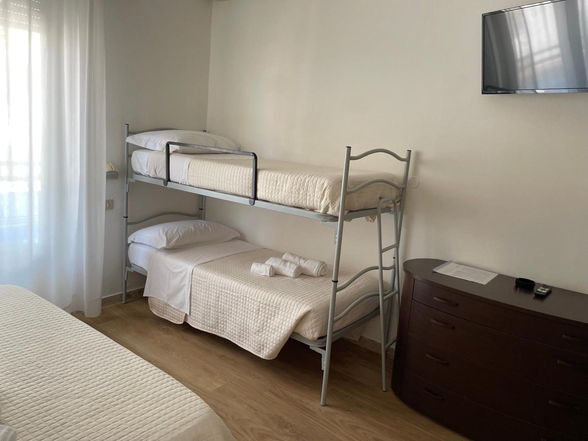 Hotel Barbiani Riccione Luaran gambar