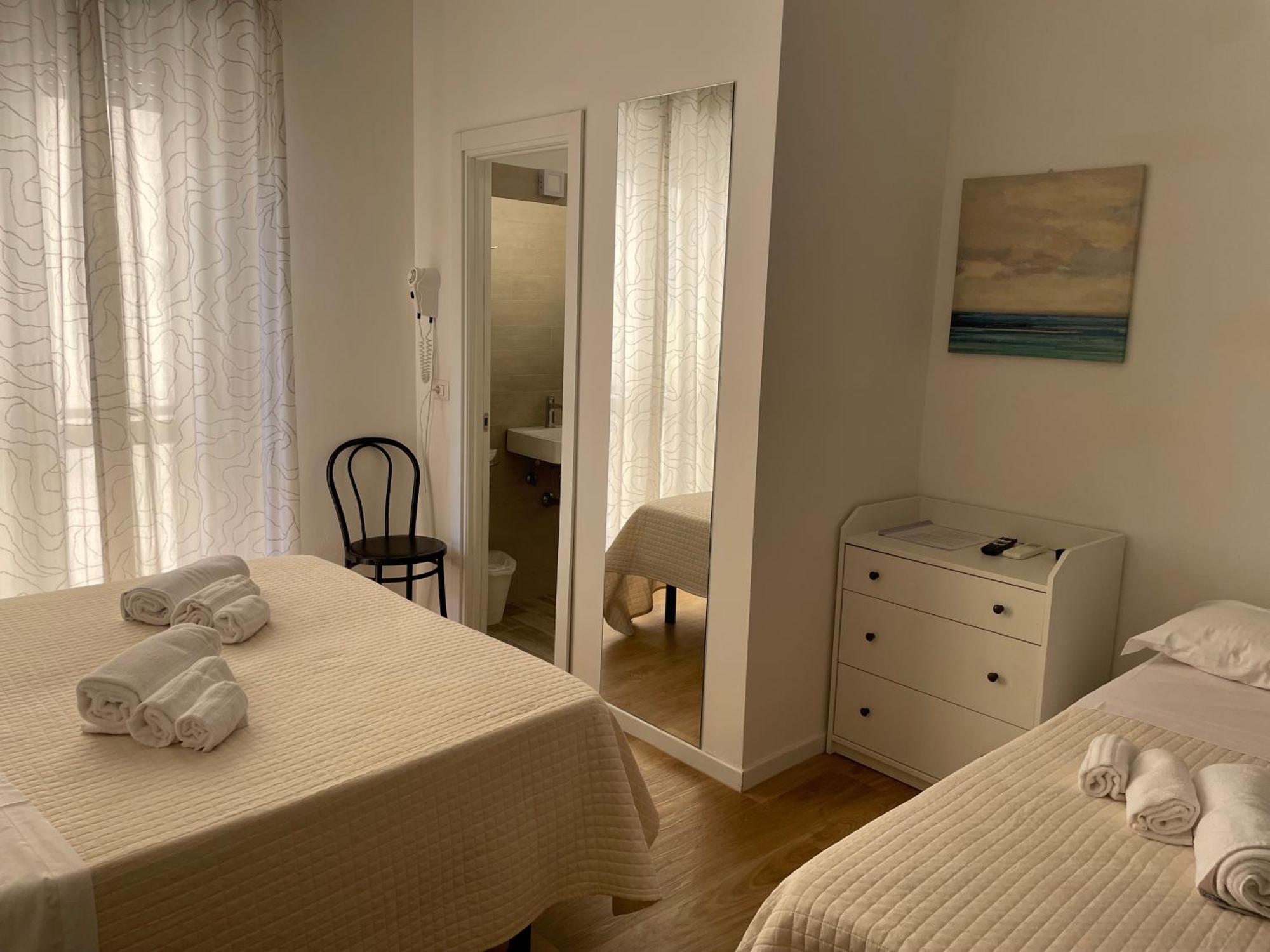 Hotel Barbiani Riccione Luaran gambar