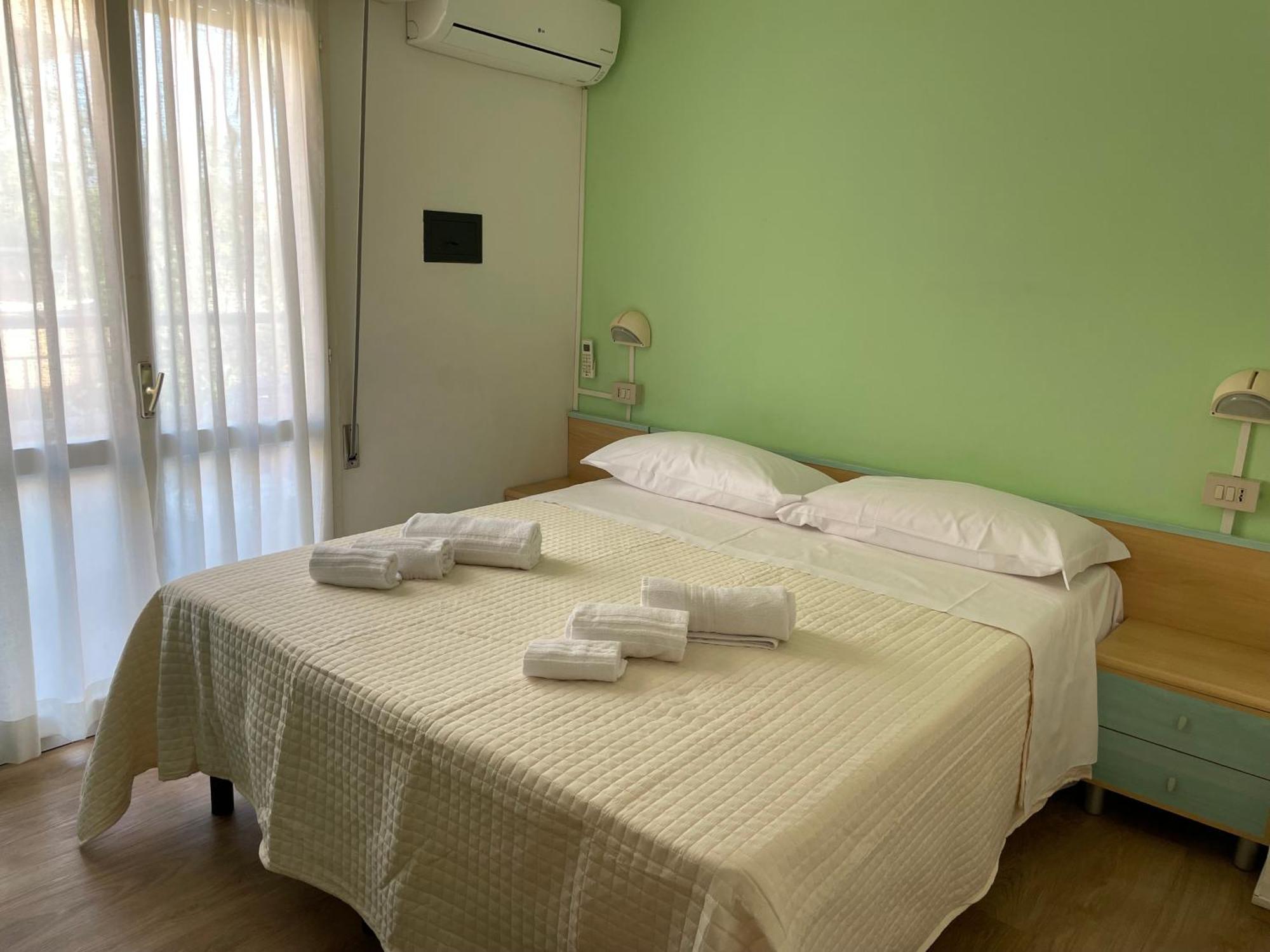 Hotel Barbiani Riccione Luaran gambar