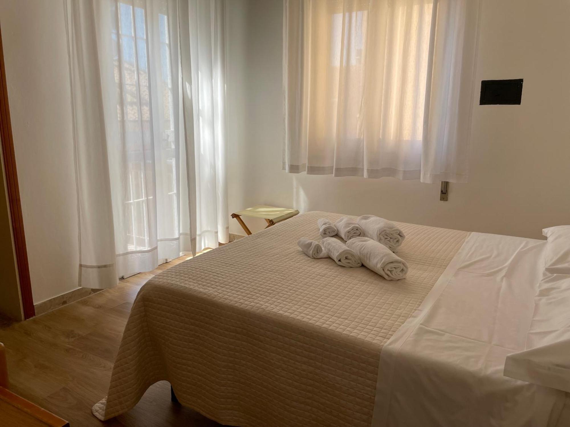 Hotel Barbiani Riccione Luaran gambar