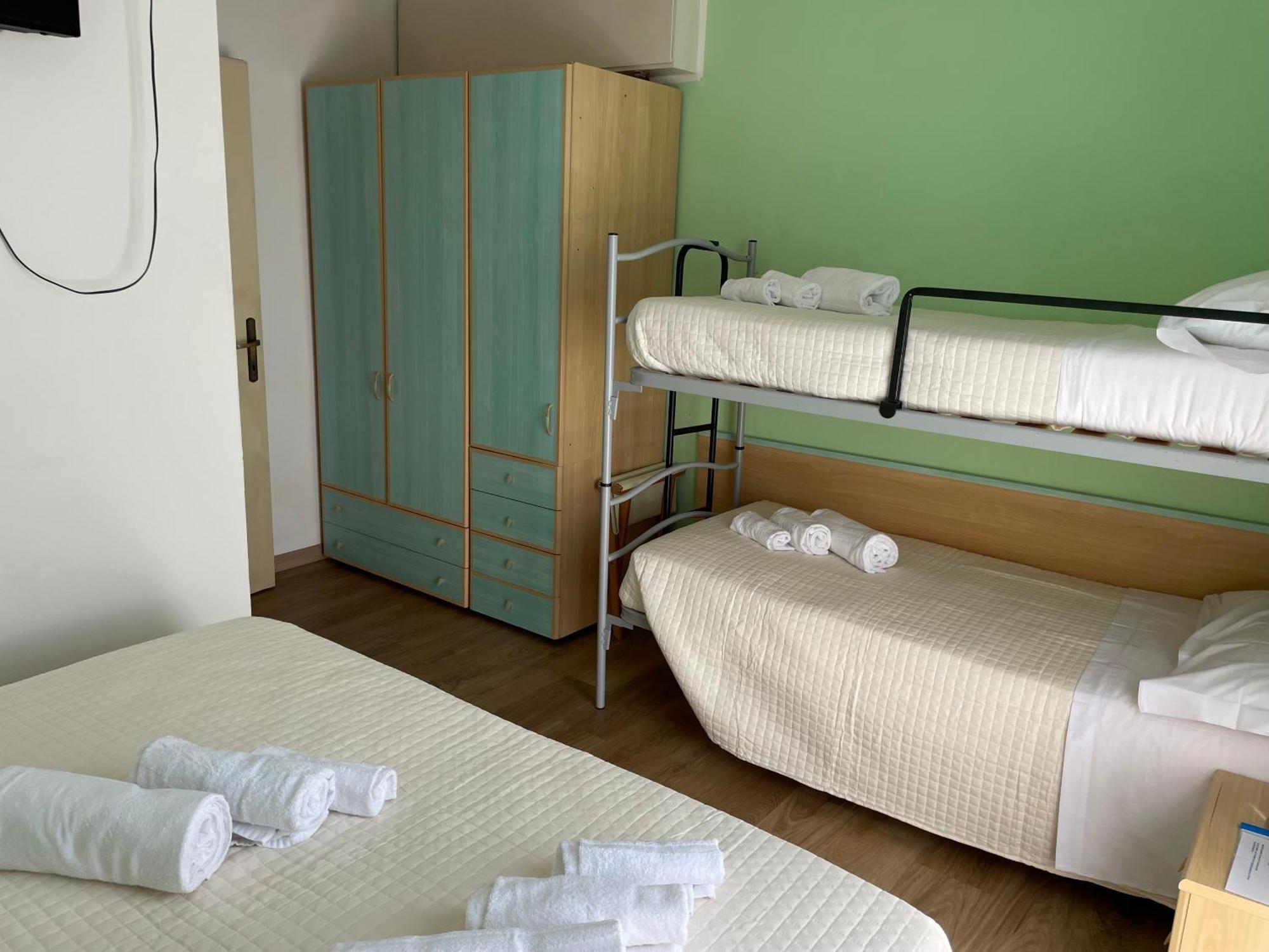 Hotel Barbiani Riccione Luaran gambar