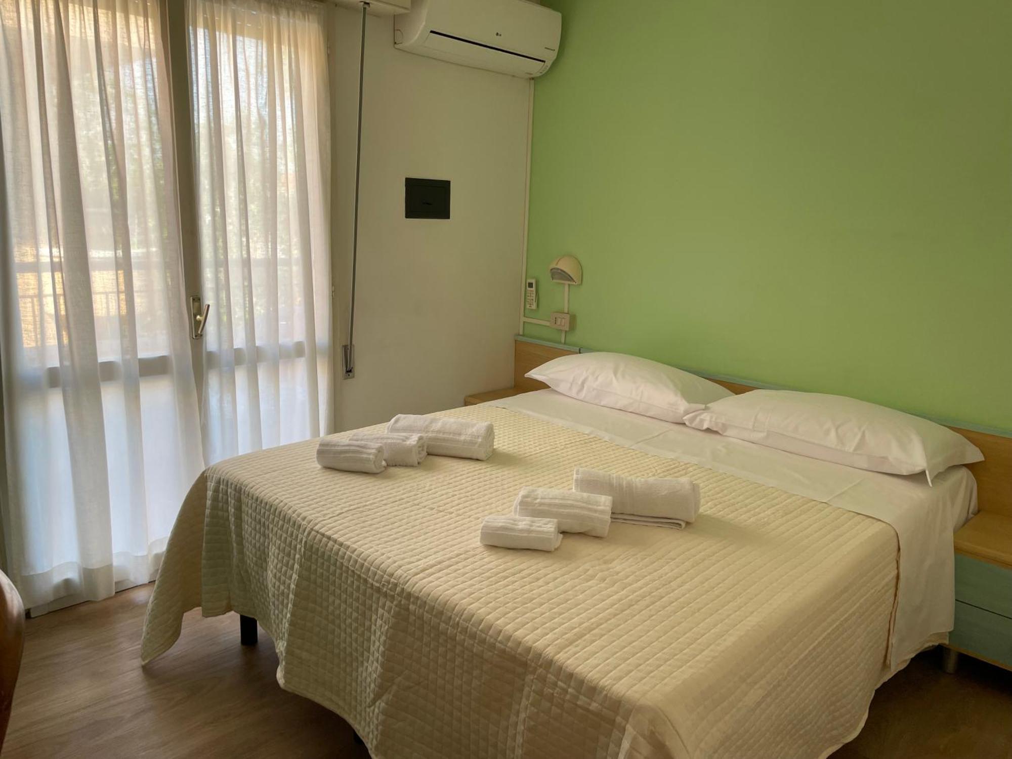 Hotel Barbiani Riccione Luaran gambar