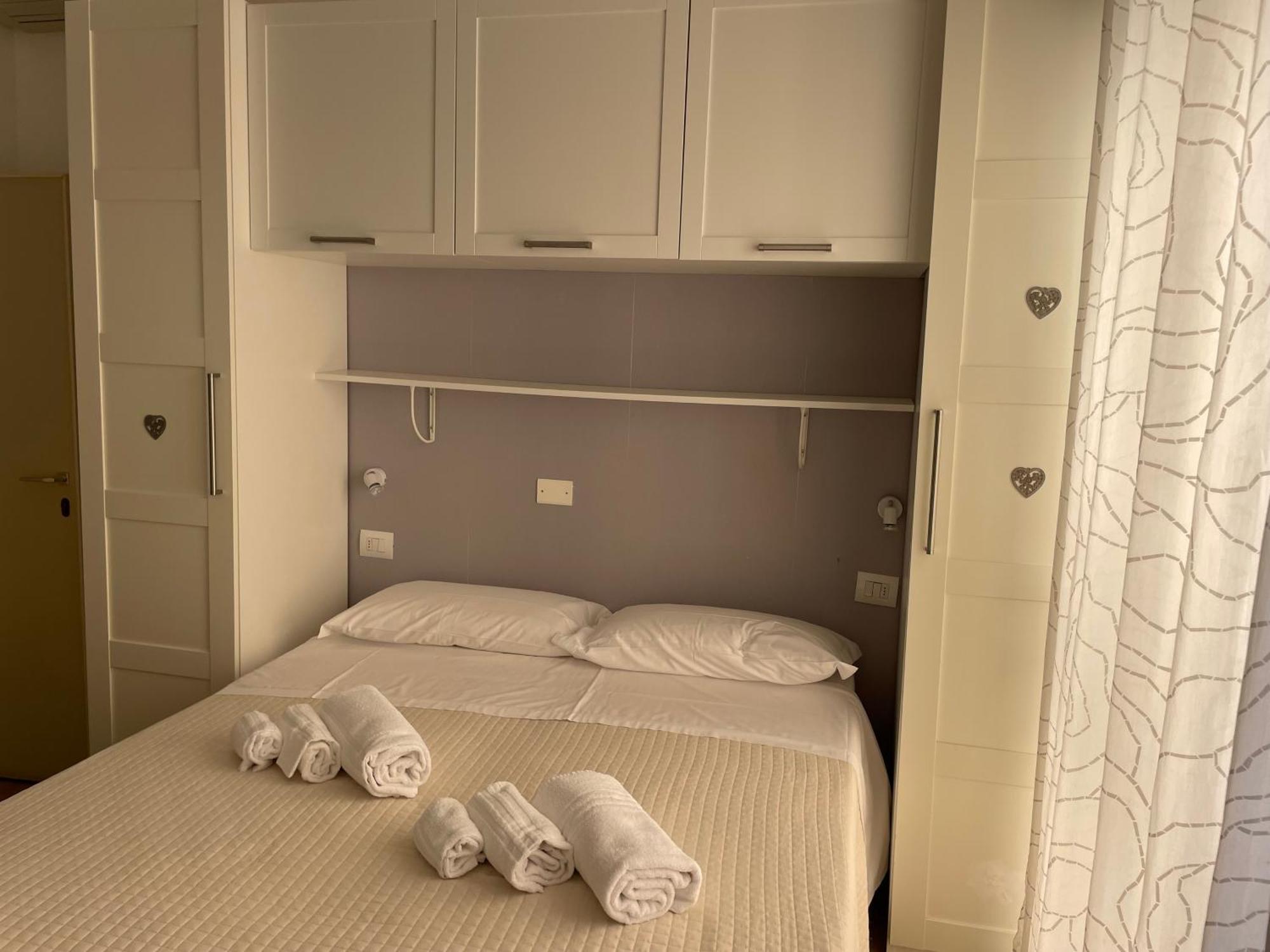 Hotel Barbiani Riccione Luaran gambar
