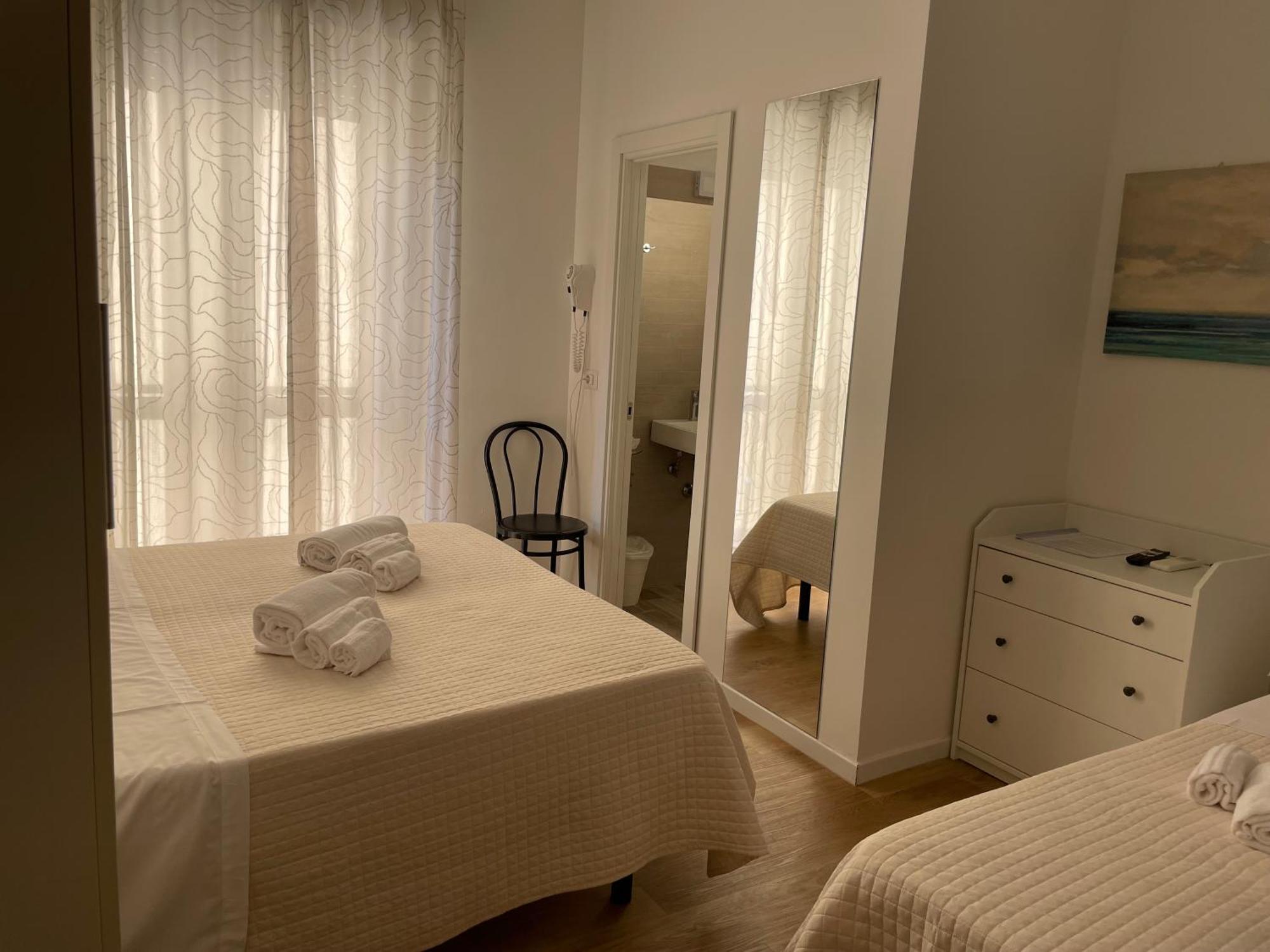 Hotel Barbiani Riccione Luaran gambar